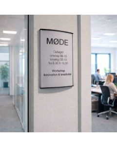 Strato - Vægskilt i str. A5 (150x210mm) - Skilteholder